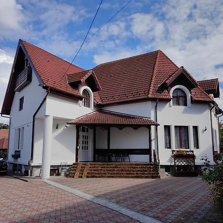 Pensiunea Millenium Sibiu With Parking - Motorcycle Friendly Travel Routes Buitenkant foto