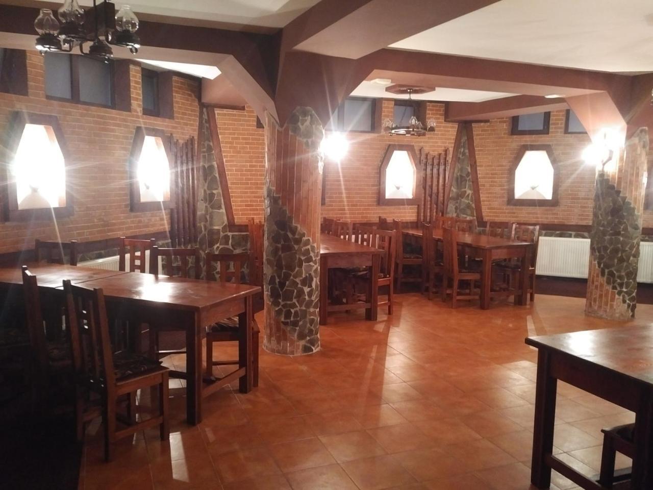 Pensiunea Millenium Sibiu With Parking - Motorcycle Friendly Travel Routes Buitenkant foto